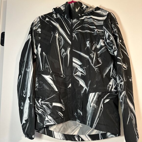Nike Shield Flash Reflective Running Jacket Steet Sleek Techwear - Picture 10 of 10